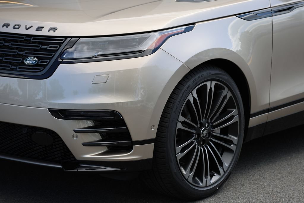 New 2026 Land Rover Range Rover Velar Dynamic SE AWD/4WD image 8