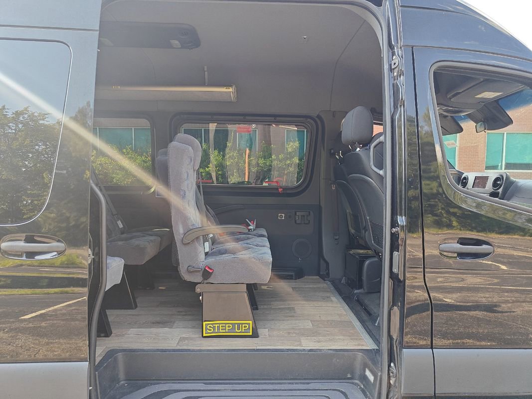 Used 2019 Mercedes-Benz Sprinter 2500 image 24