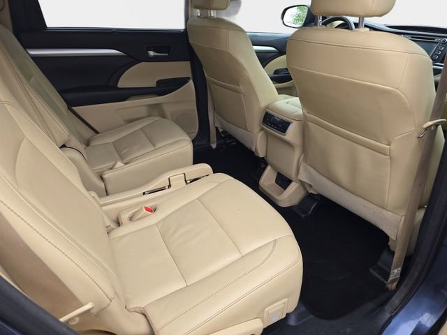 Used 2018 Toyota Highlander XLE image 13