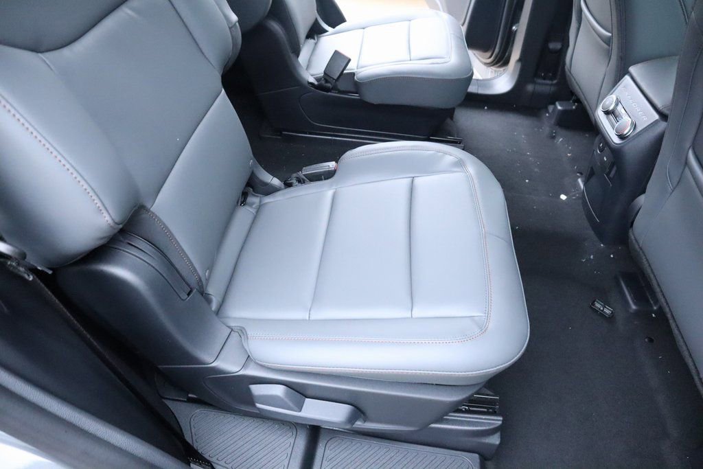 New 2026 Ford Explorer Active w/ Active Comfort Package image 14