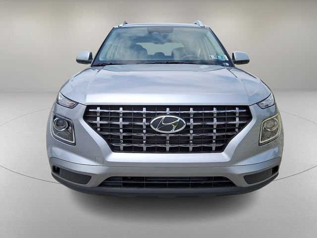 New 2026 Hyundai Venue SEL FWD image 2
