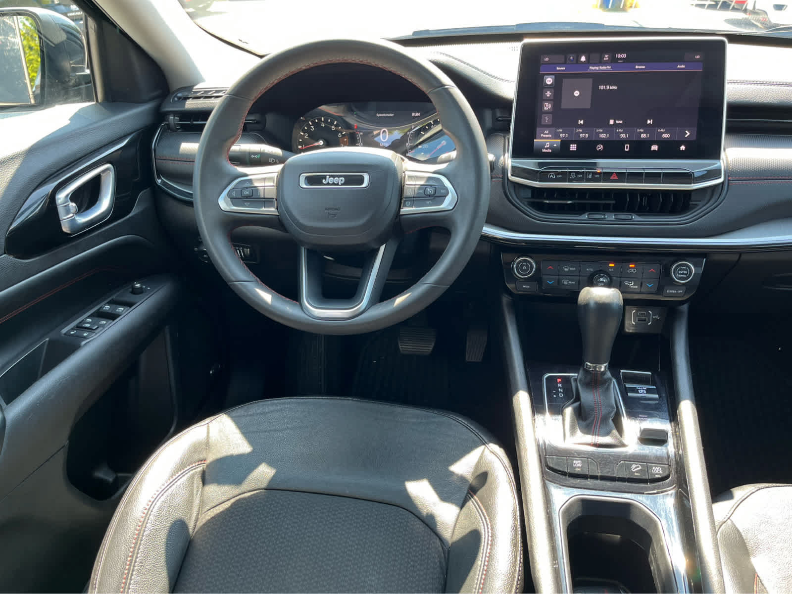 Used 2022 Jeep Compass Trailhawk w/ Sun and Sound Group AWD/4WD image 24