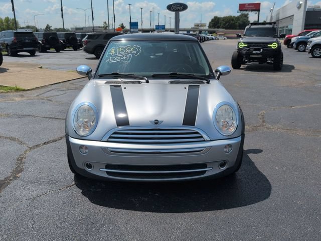 Used 2005 MINI Cooper Hardtop FWD image 2