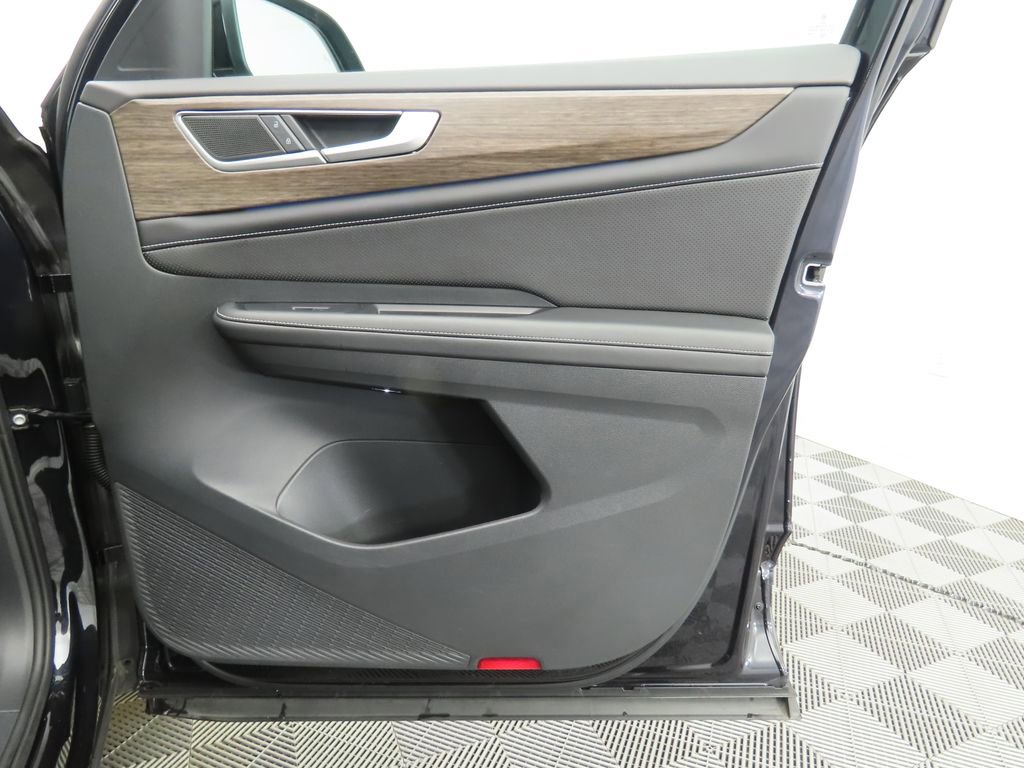 Certified 2024 Volkswagen Atlas SEL image 24