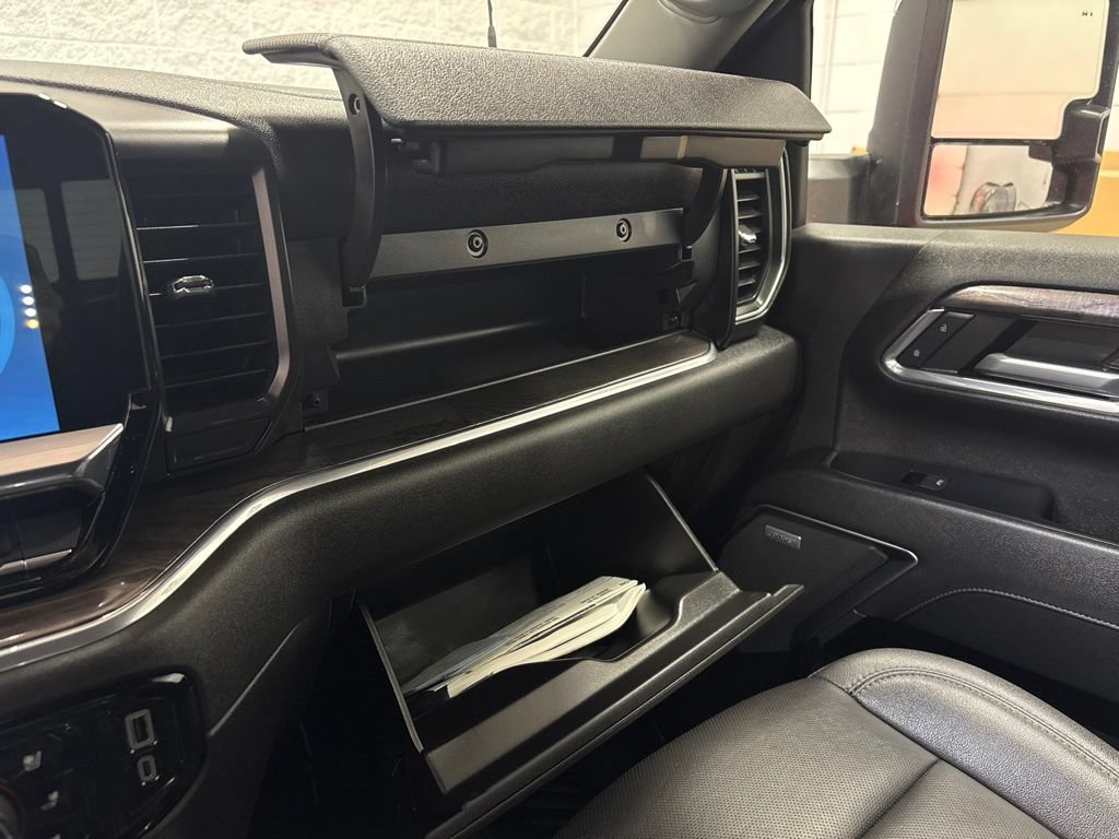 Used 2024 Chevrolet Silverado 2500 LTZ w/ LTZ Convenience Package AWD/4WD image 29