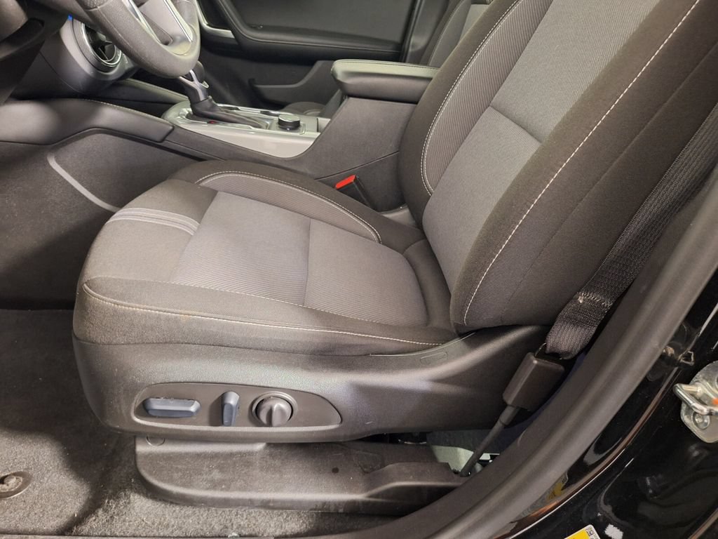 Used 2025 Chevrolet Blazer LT FWD image 28