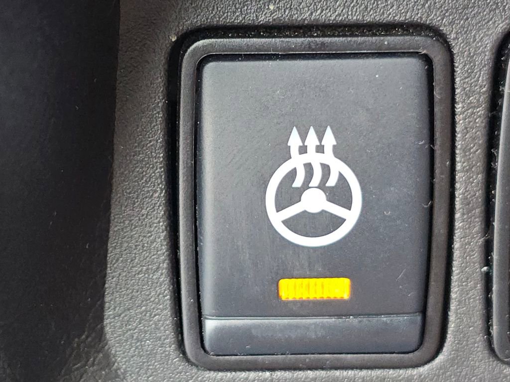 Used 2021 Nissan Rogue Sport SL w/ Premium Package image 14
