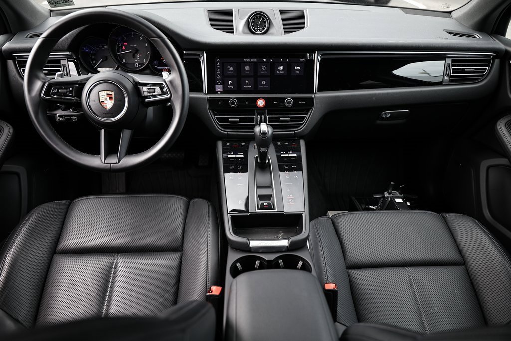 Certified 2024 Porsche Macan image 25