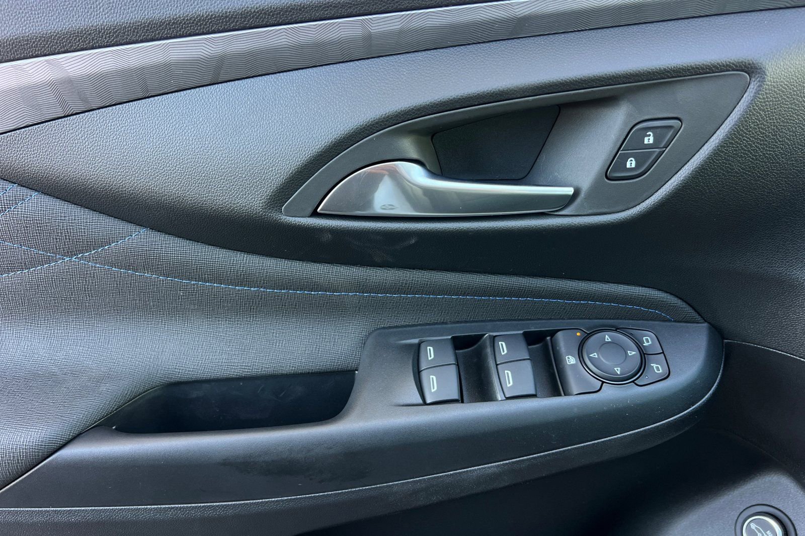 New 2026 Buick Envista Sport Touring w/ Convenience I Package FWD image 9