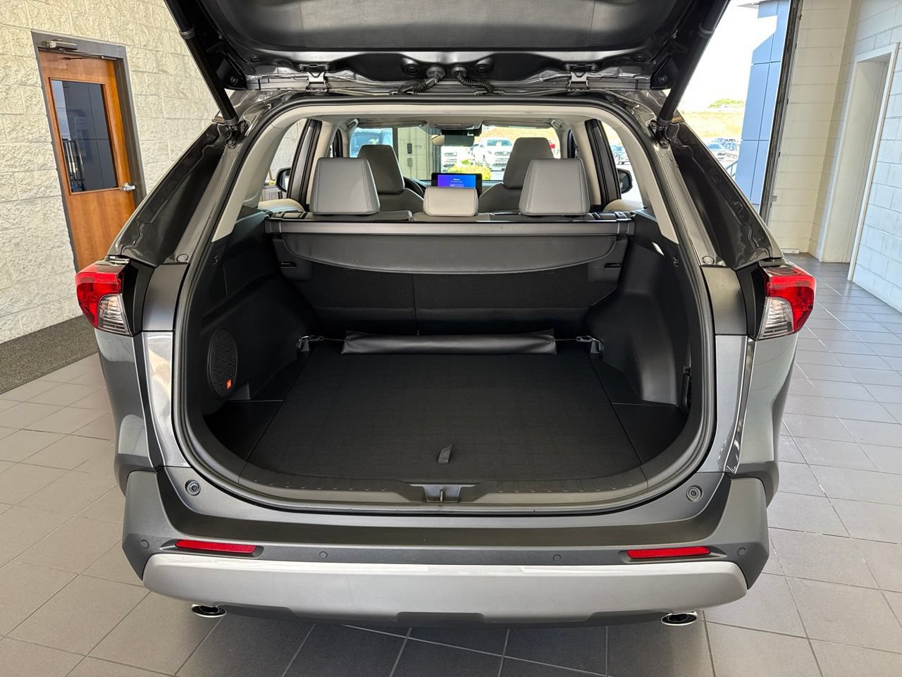 Used 2023 Toyota RAV4 Limited w/ Limited Grade Weather Package AWD/4WD image 9