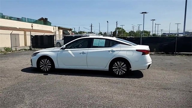 Used 2023 Nissan Altima 2.5 SV image 8