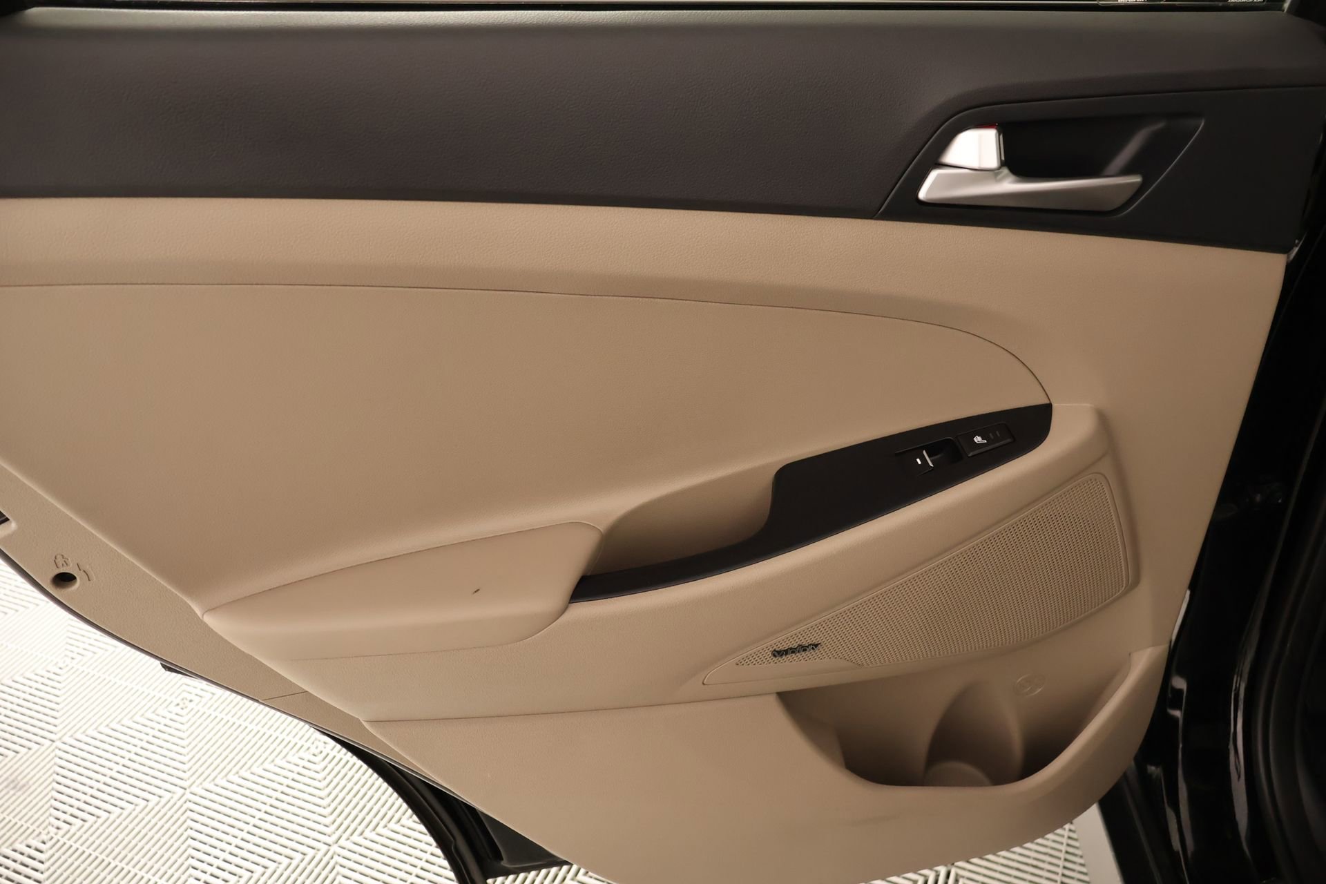 Certified 2021 Hyundai Tucson Ultimate w/ Cargo Package FWD image 18