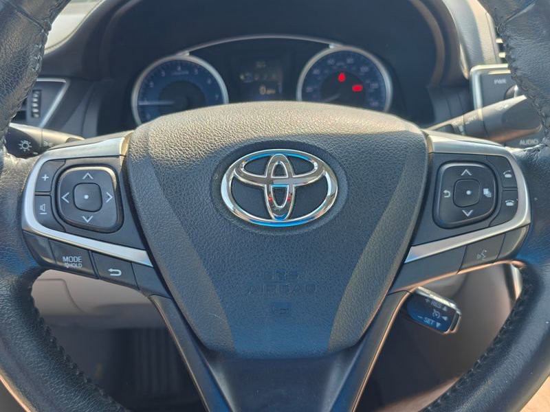 Used 2015 Toyota Camry XLE w/ Moonroof Package FWD image 13