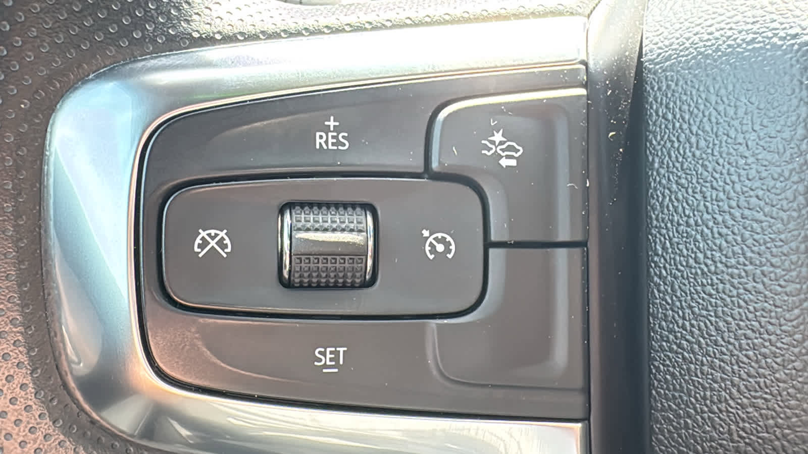 Certified 2024 Chevrolet Blazer LT w/ Convenience Package image 9