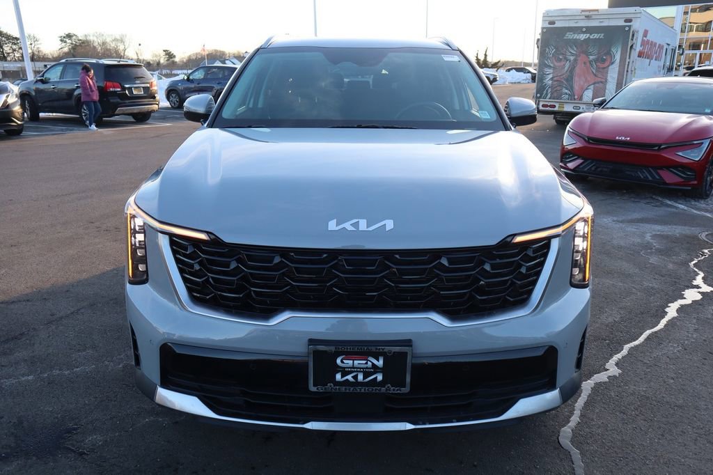 Used 2025 Kia Sorento S image 3