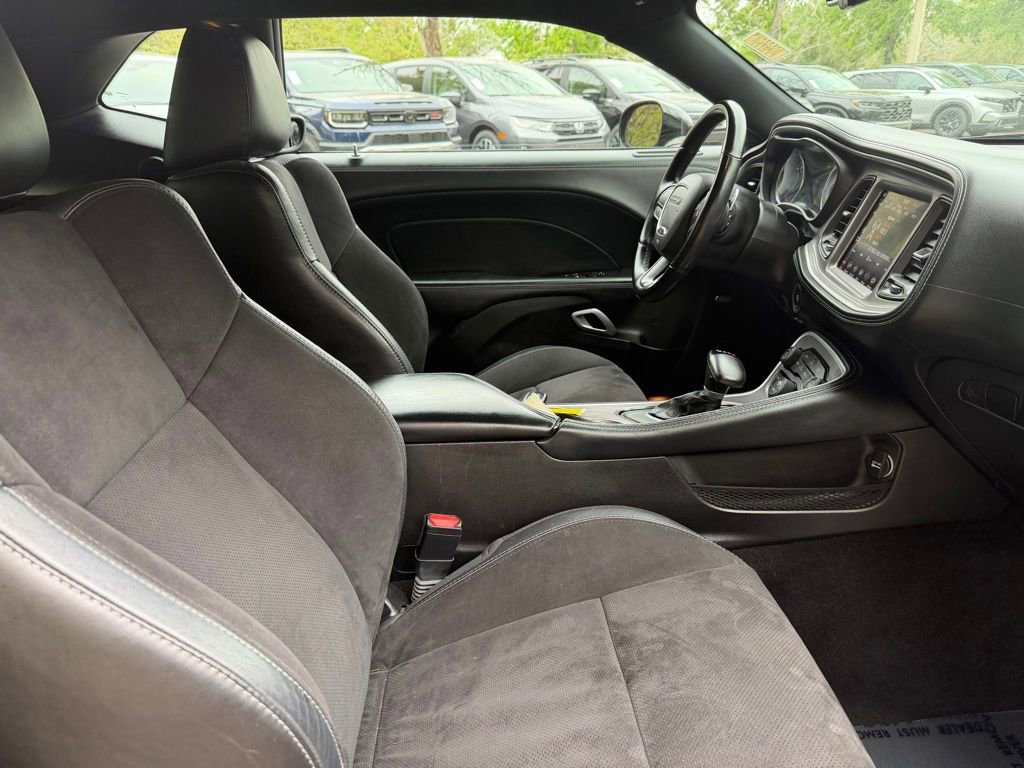 Used 2022 Dodge Challenger R/T w/ Plus Package image 8