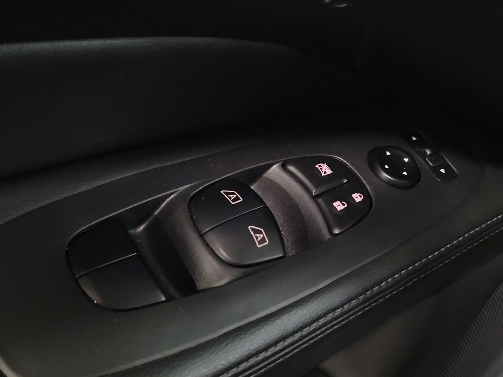 Used 2019 Nissan Pathfinder SL image 27