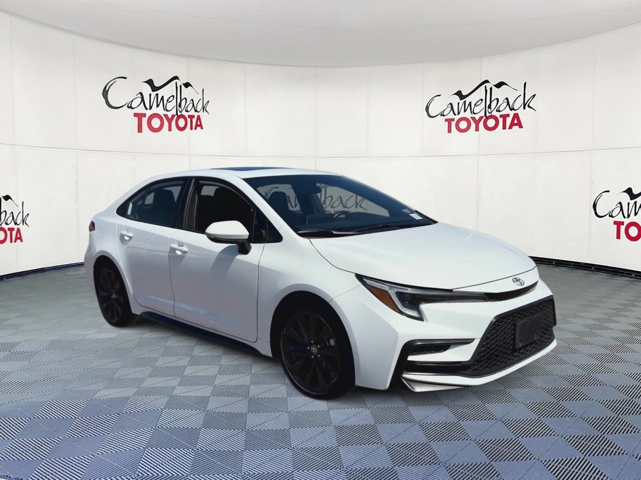 Used 2024 Toyota Corolla XSE FWD image 5