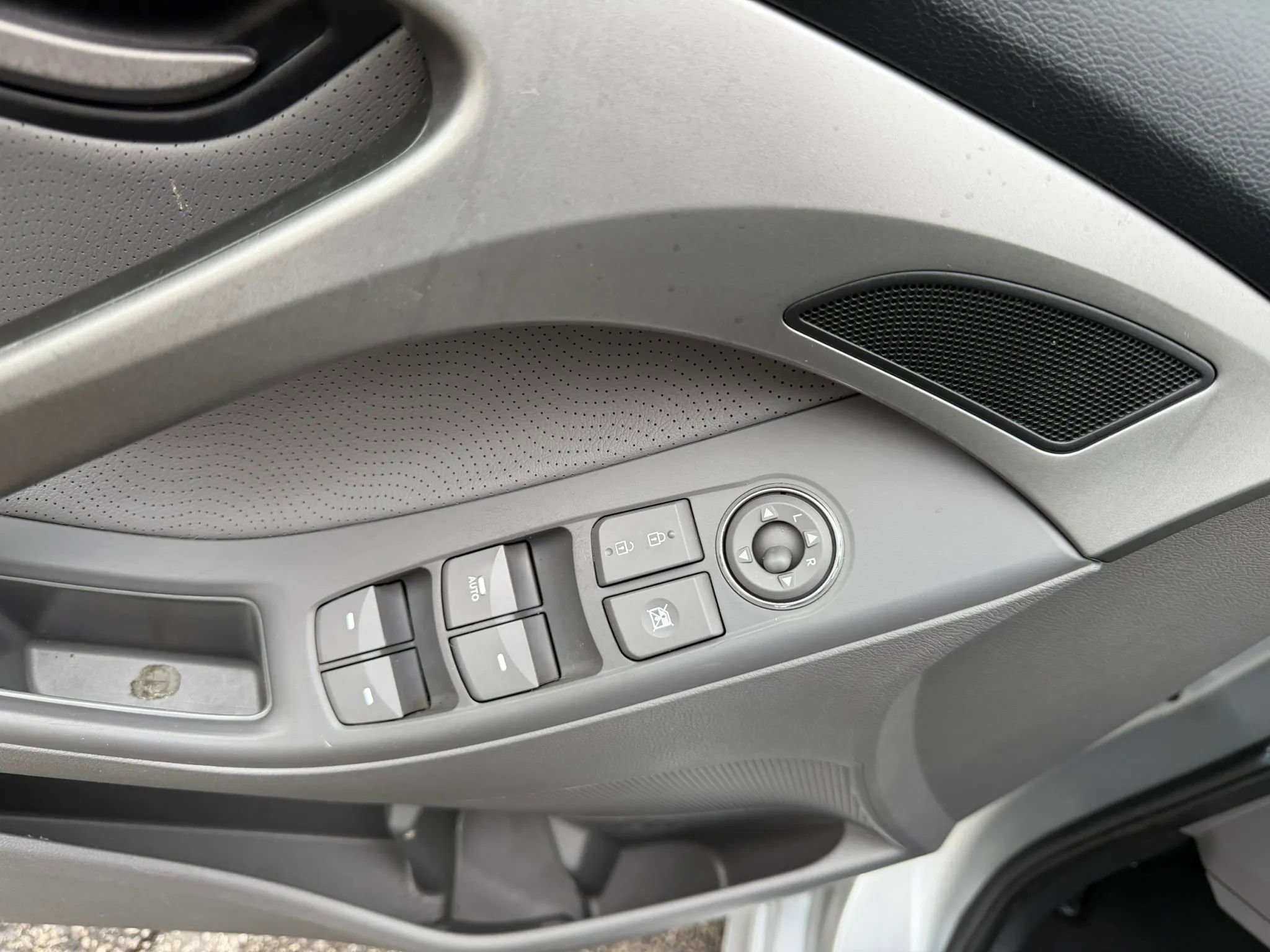 Used 2012 Hyundai Elantra Limited w/ Technology Pkg 5 FWD image 19