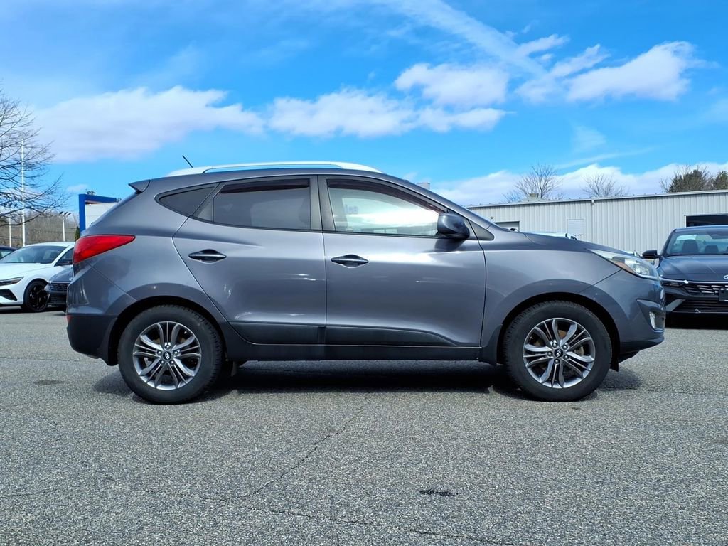 Used 2014 Hyundai Tucson SE image 2
