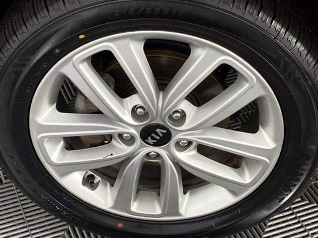 Used 2017 Kia Soul + w/ Audio Package FWD image 27