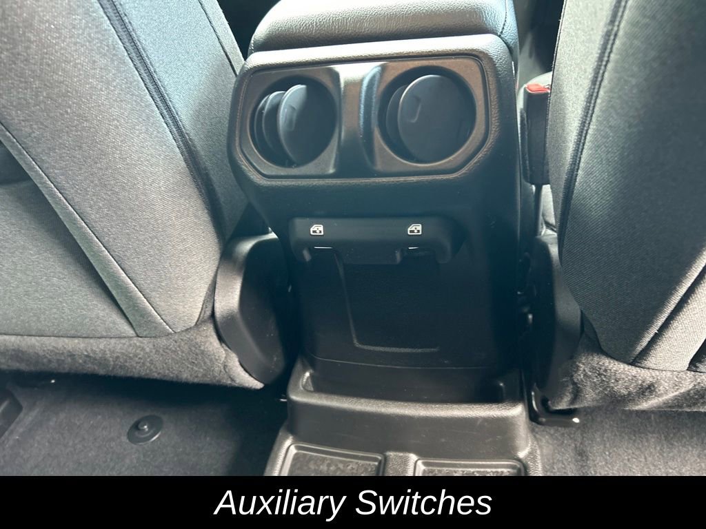 Used 2024 Jeep Wrangler Unlimited AWD/4WD image 36