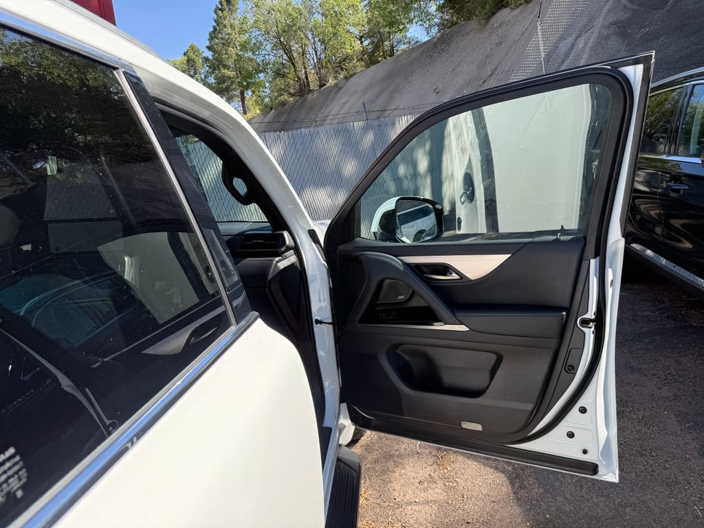 Used 2025 Lexus LX 700h F Sport AWD/4WD image 30