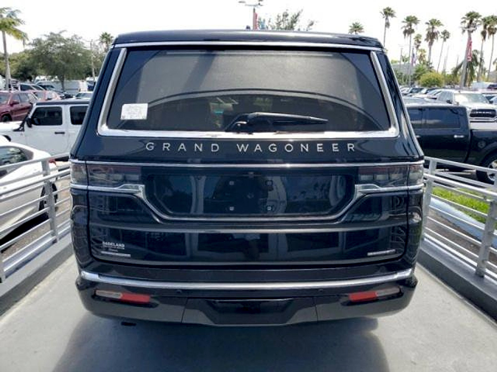 New 2023 Jeep Grand Wagoneer Series II w/ Premium Group II AWD/4WD image 6