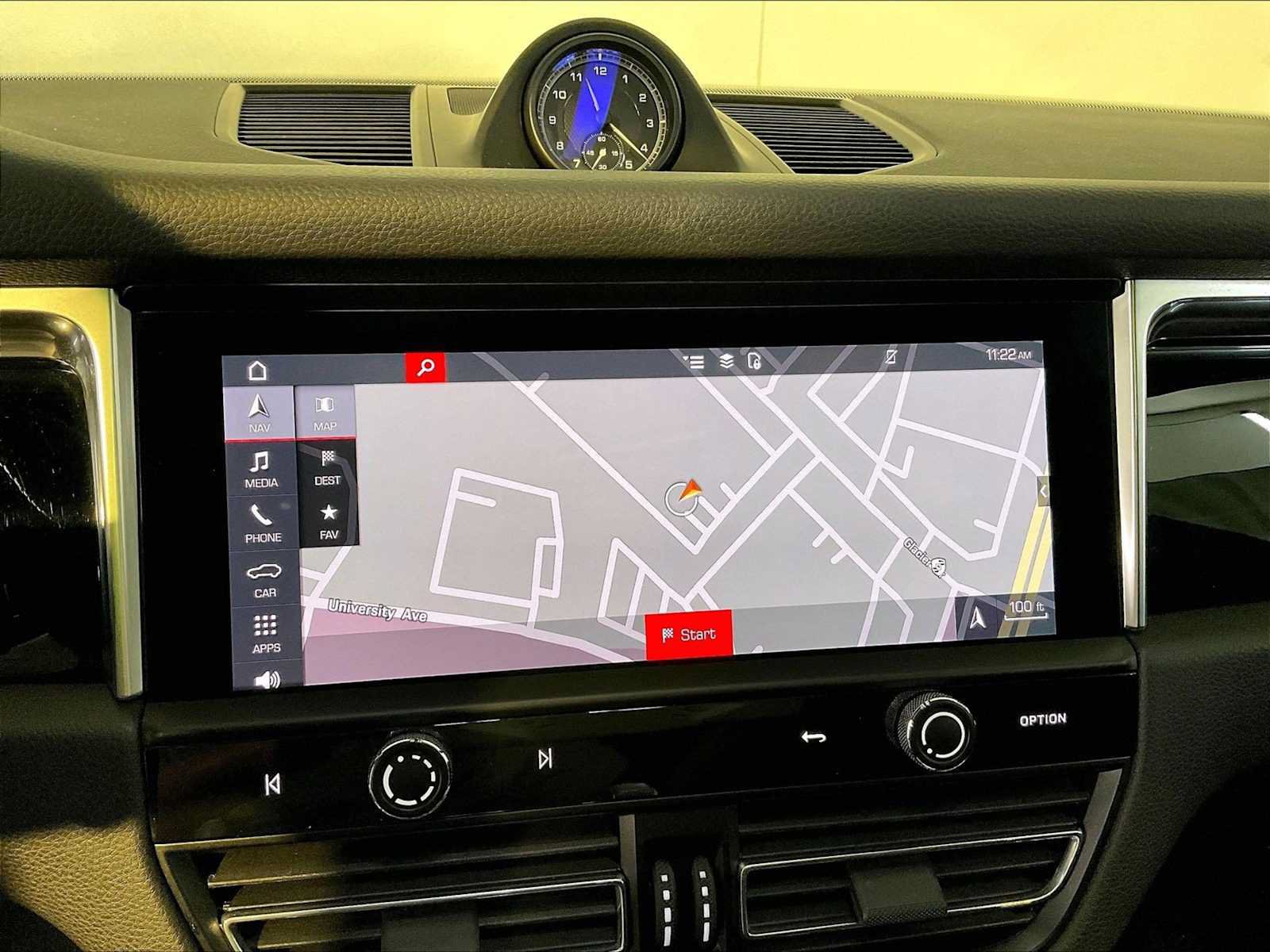 Certified 2023 Porsche Macan AWD/4WD image 37
