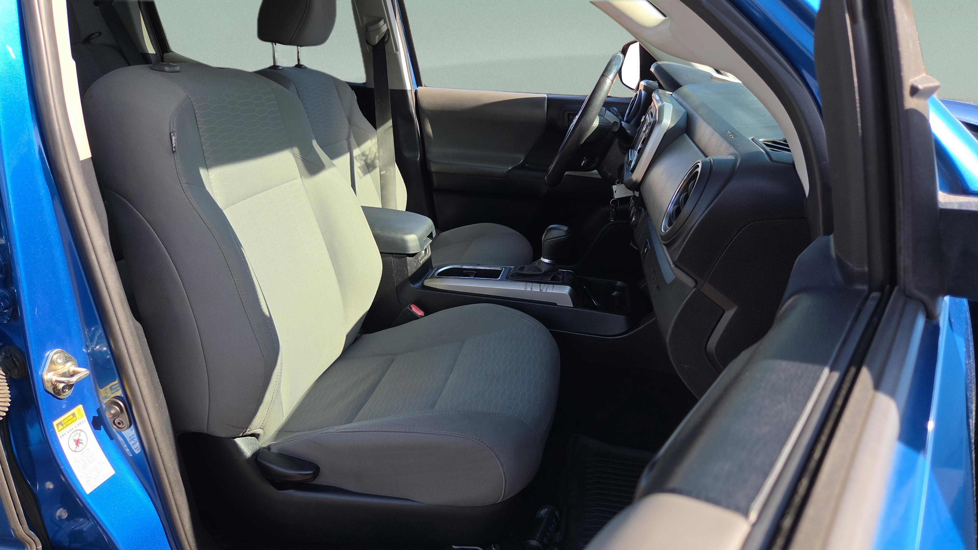 Used 2016 Toyota Tacoma SR5 w/ Towing Package image 22
