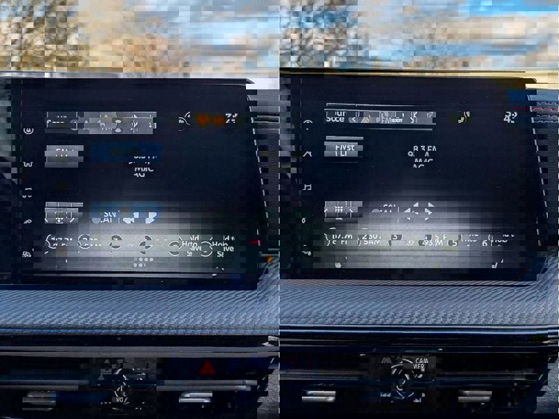 Used 2025 Nissan Kicks SR w/ SR Premium Package image 23