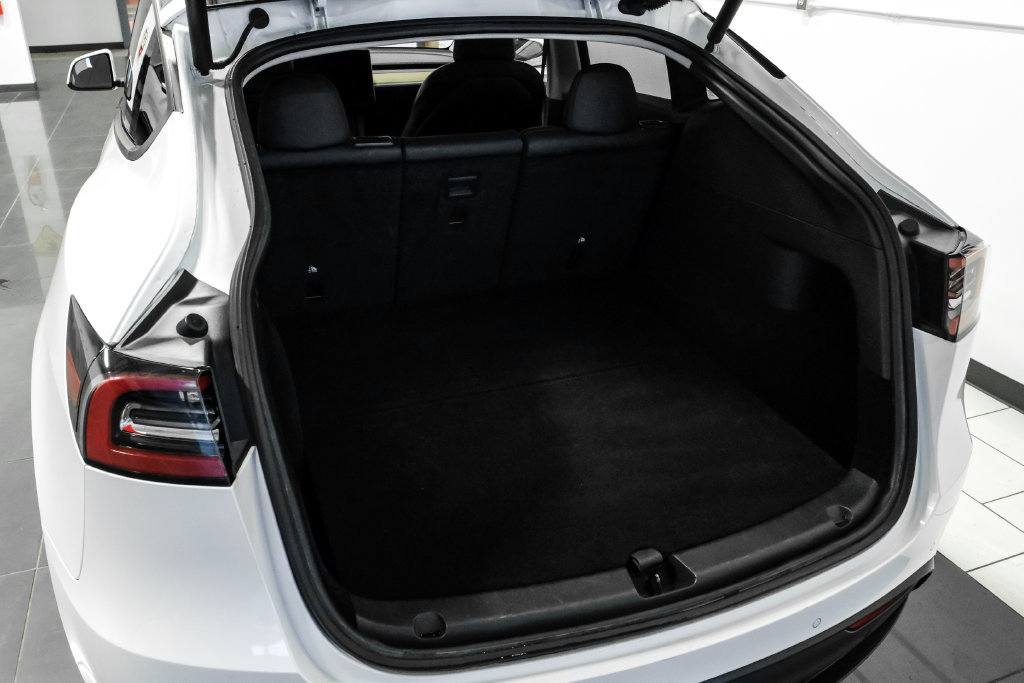 Used 2022 Tesla Model Y Long Range AWD/4WD image 46