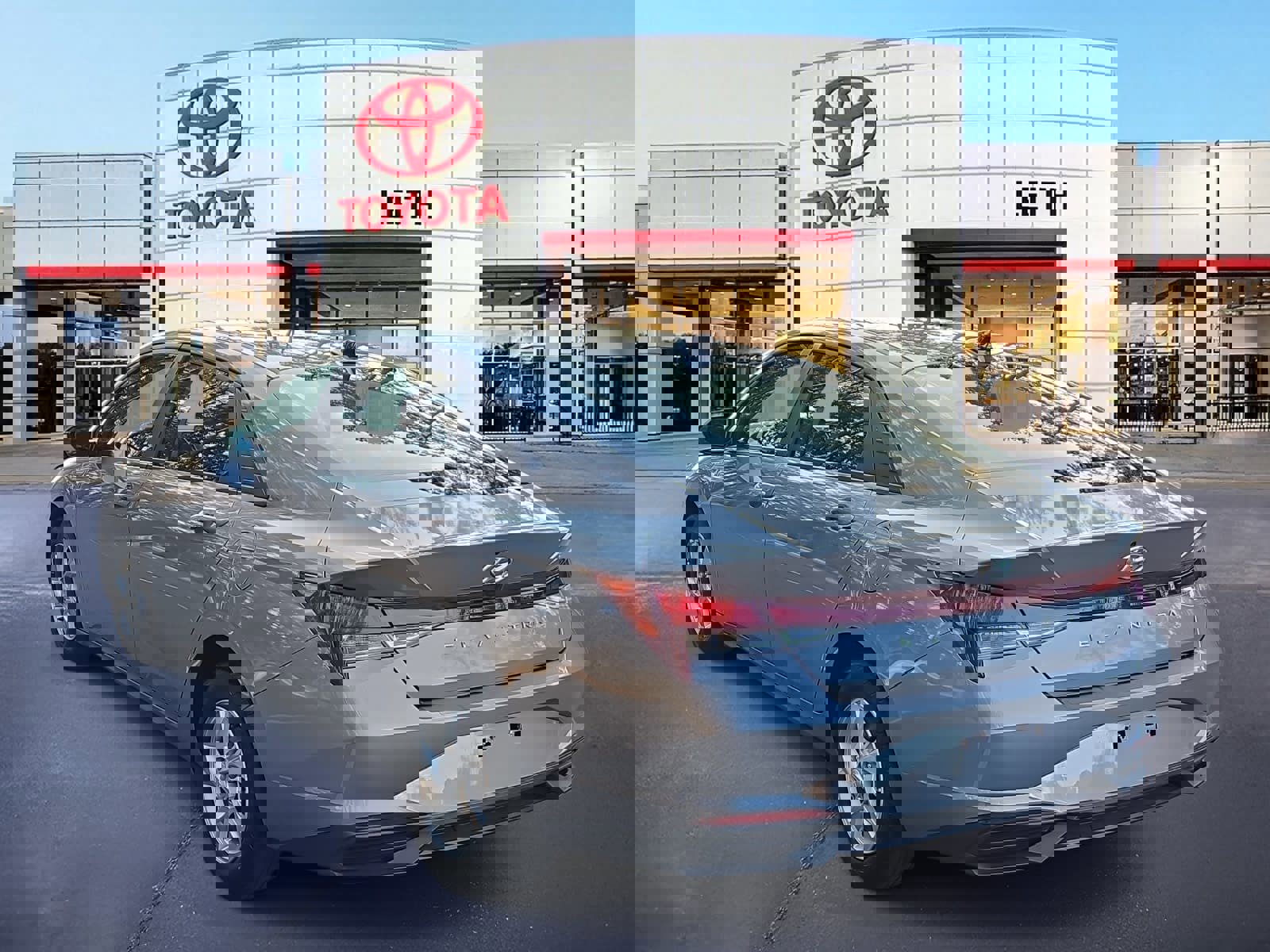 Used 2023 Hyundai Elantra SE image 7