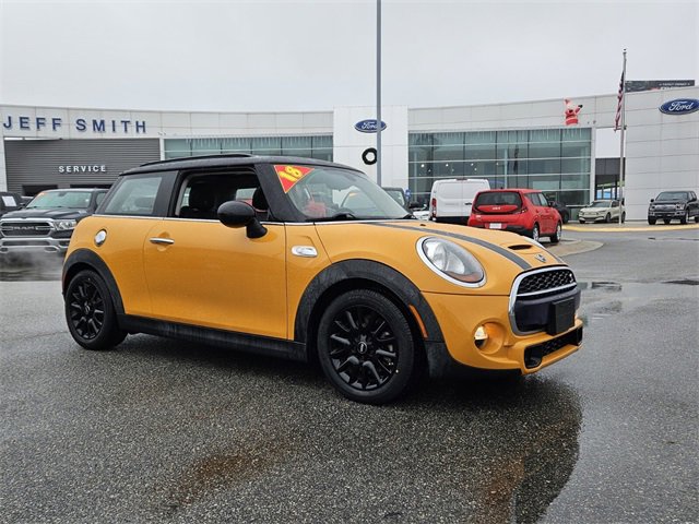 Used 2018 MINI Cooper S image 1
