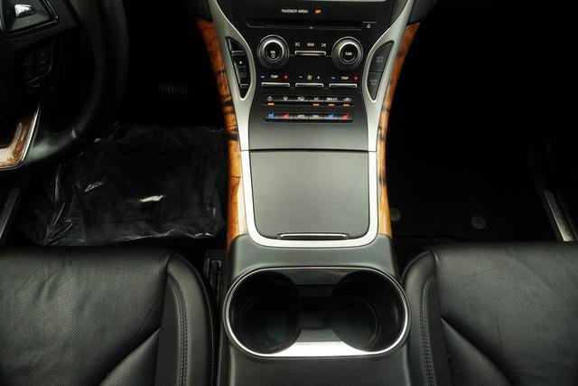 Used 2016 Lincoln MKX Reserve w/ Technology Package FWD image 19