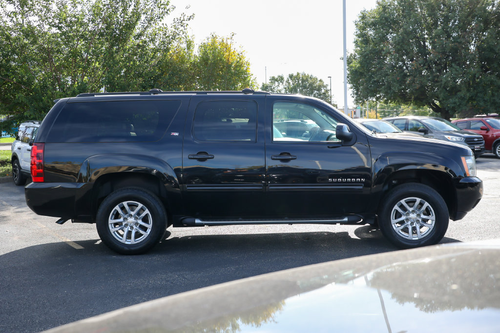 Used 2011 Chevrolet Suburban LT AWD/4WD image 22