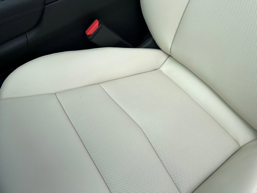 New 2026 Cadillac XT5 Sportv w/ LPO, Floor Liner Package image 12