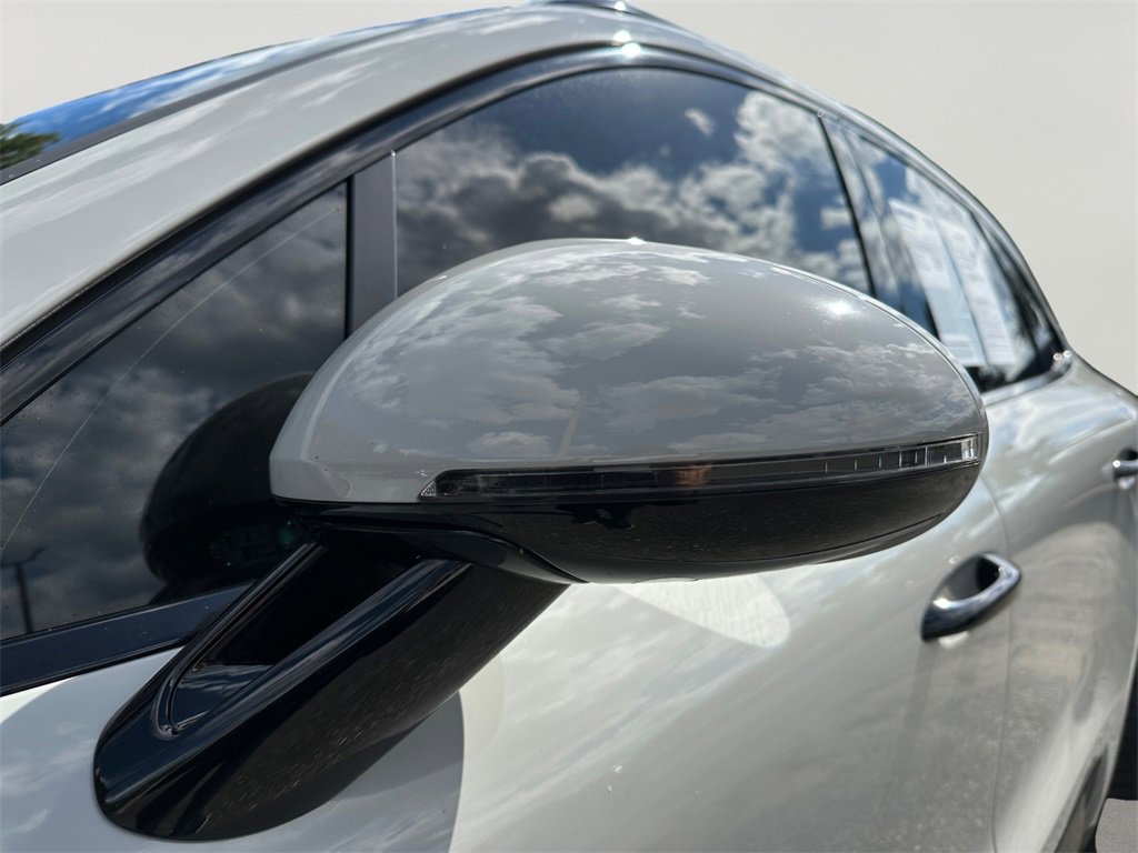 Used 2022 Porsche Macan S image 11