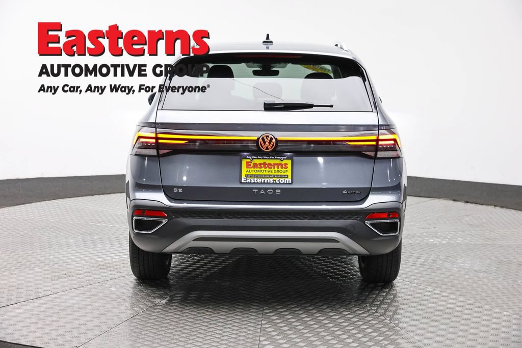 Used 2025 Volkswagen Taos SE AWD/4WD image 6
