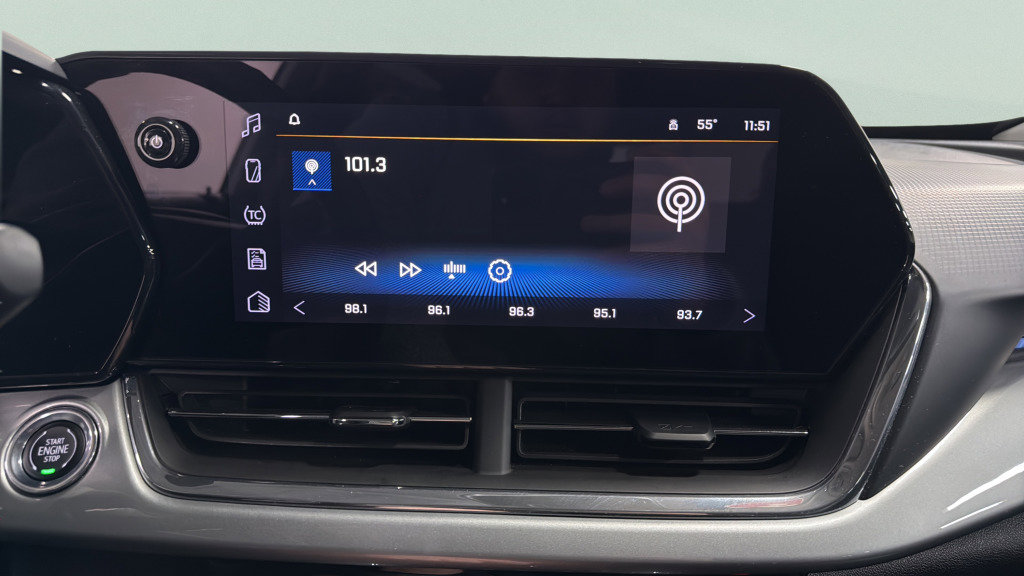 Used 2025 Chevrolet Trax LT w/ LT Convenience Package image 21