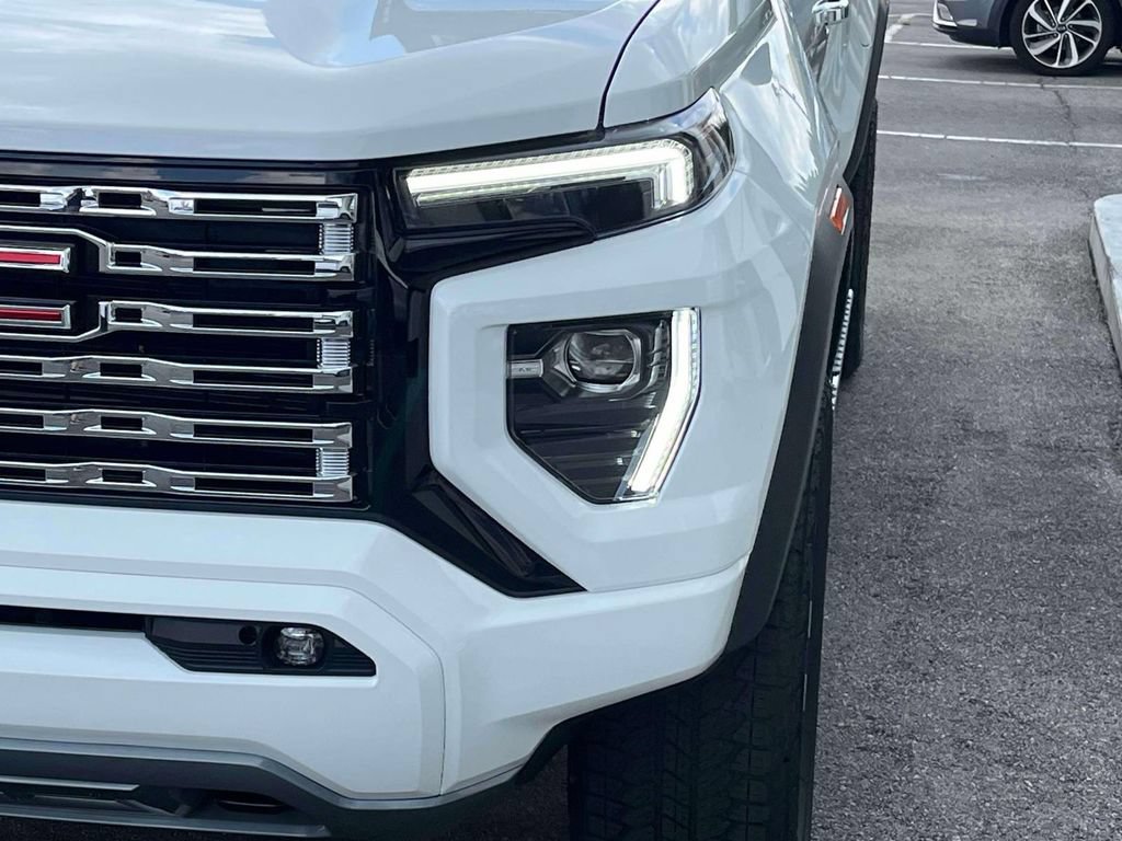 New 2026 GMC Canyon Denali AWD/4WD image 9
