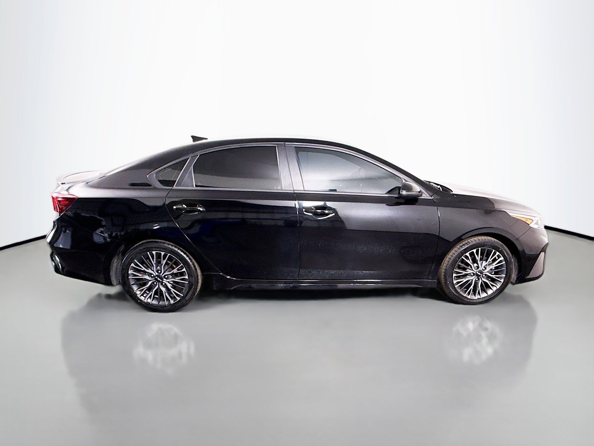 Used 2024 Kia Forte GT-Line image 11