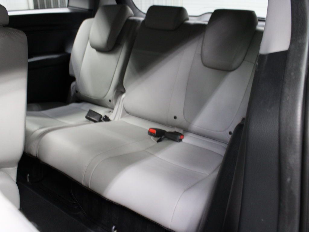 Used 2018 Honda Odyssey EX-L image 18