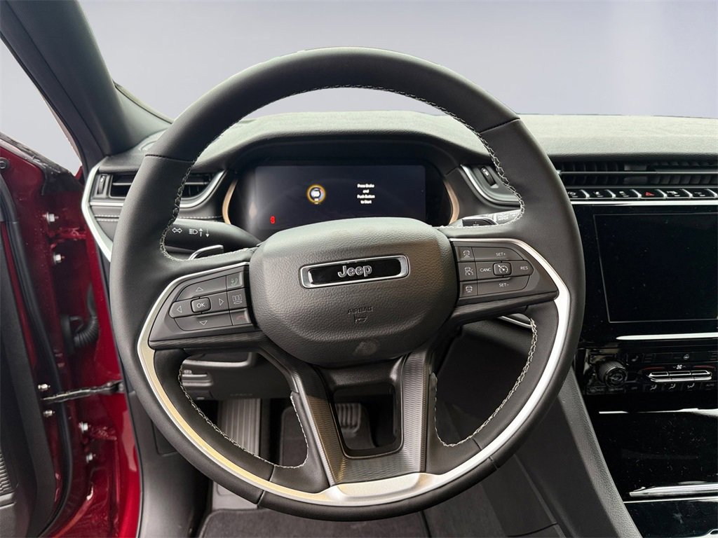 New 2025 Jeep Grand Cherokee Altitude image 13