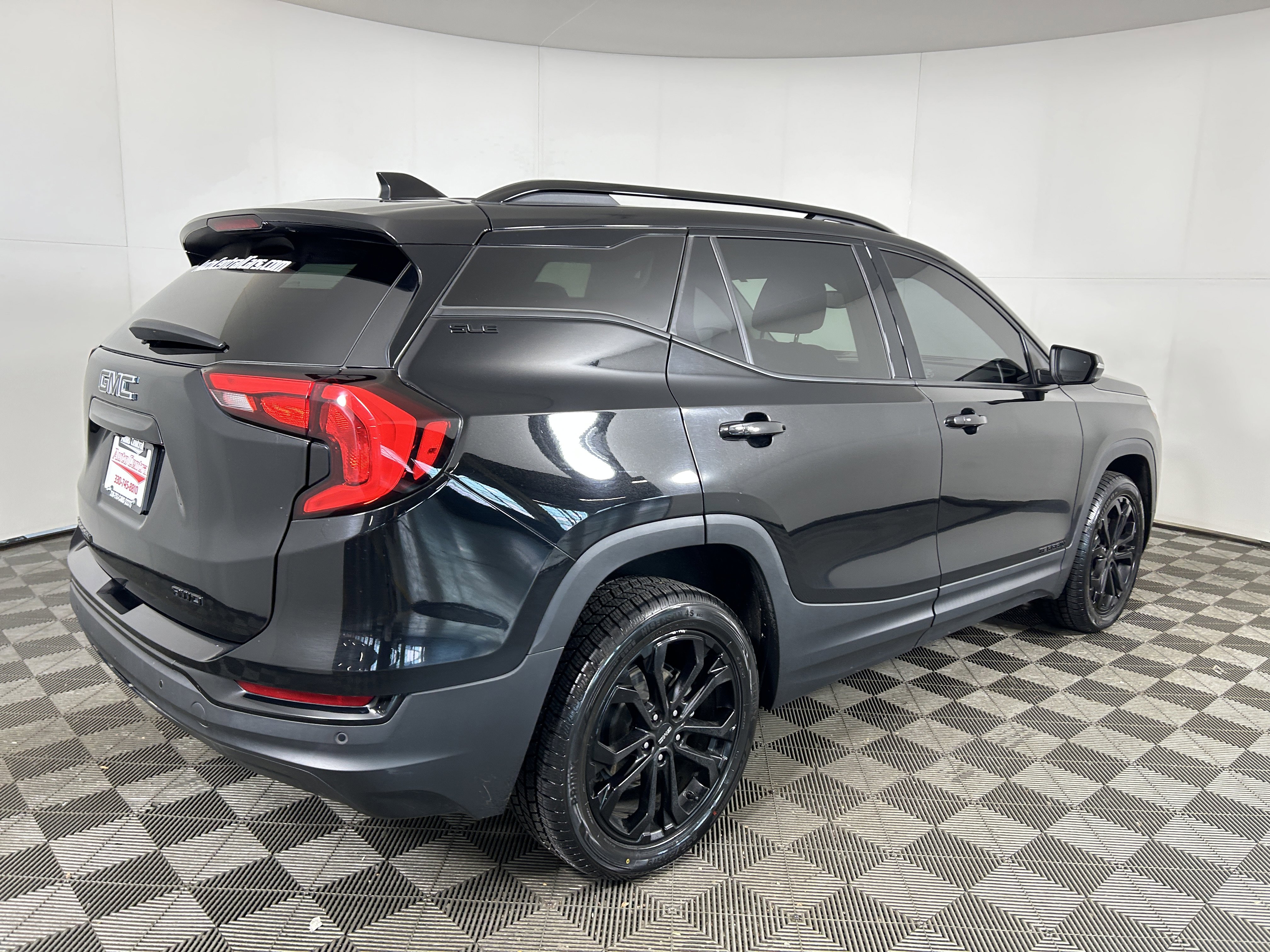 Used 2021 GMC Terrain SLE w/ Driver Convenience Package AWD/4WD image 4