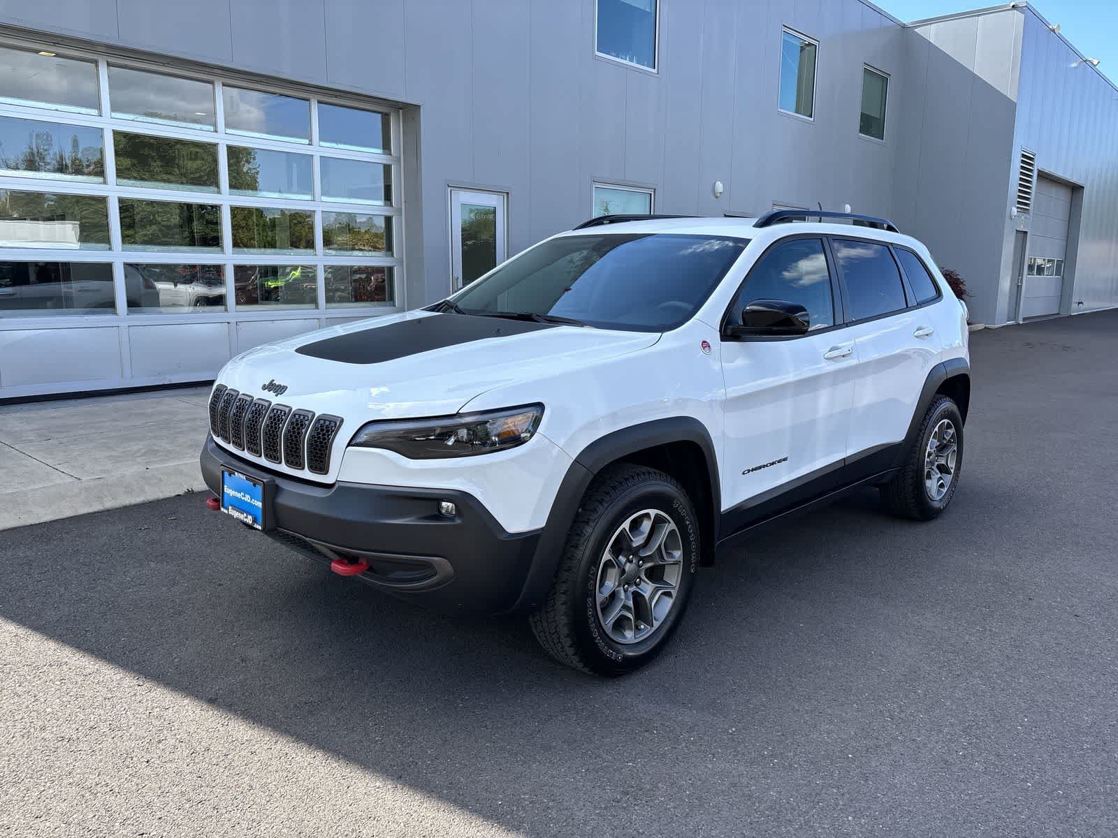 Used 2022 Jeep Cherokee Trailhawk w/ Comfort/Convenience Group AWD/4WD image 1