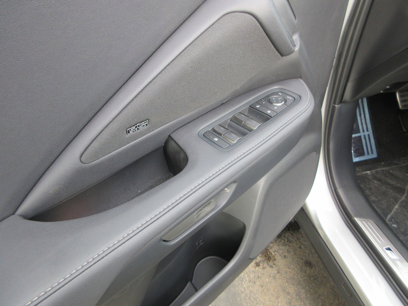 New 2025 Lexus TX 500h AWD image 28