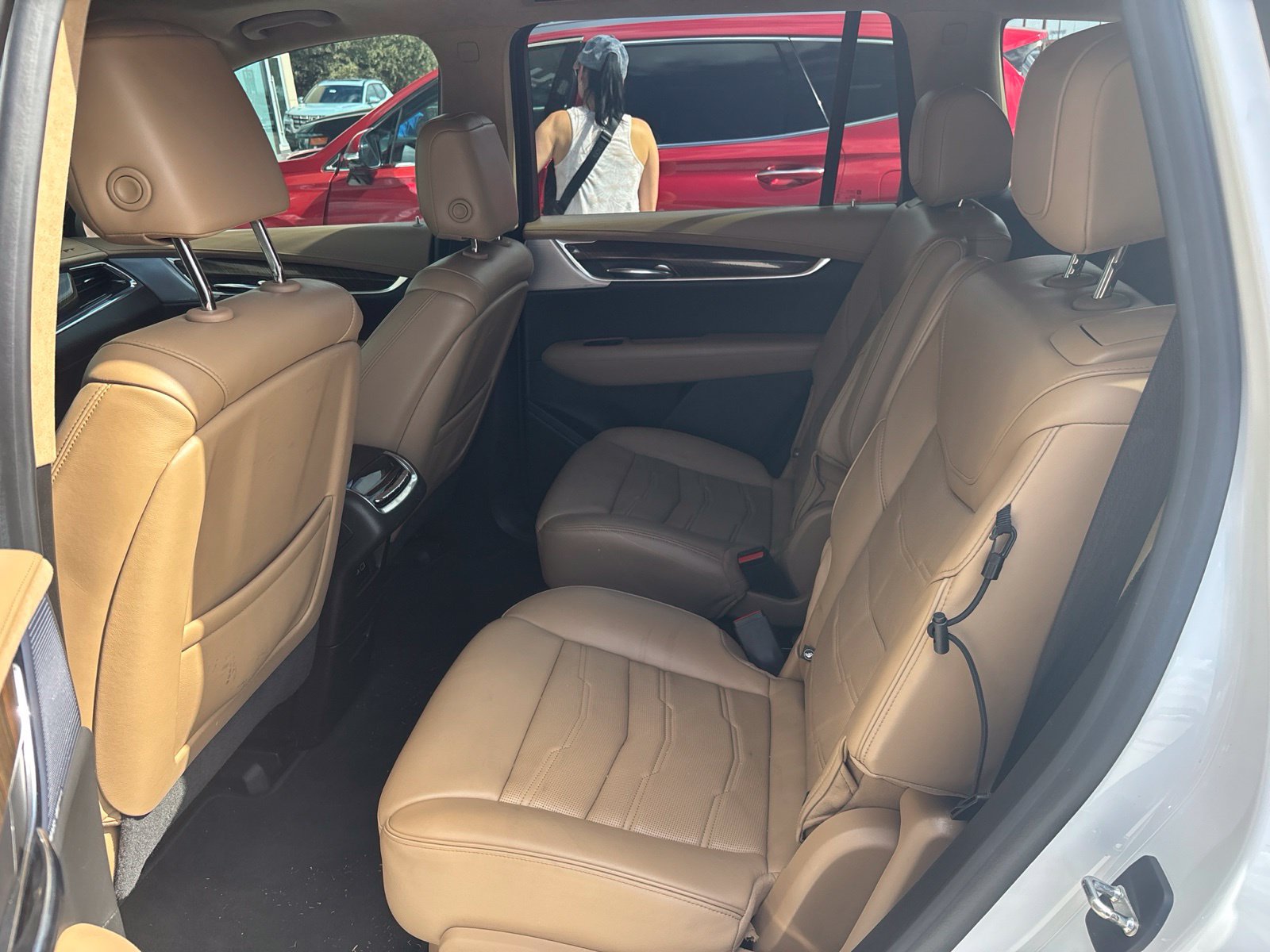 Used 2020 Cadillac XT6 Premium Luxury w/ Platinum Package FWD image 5