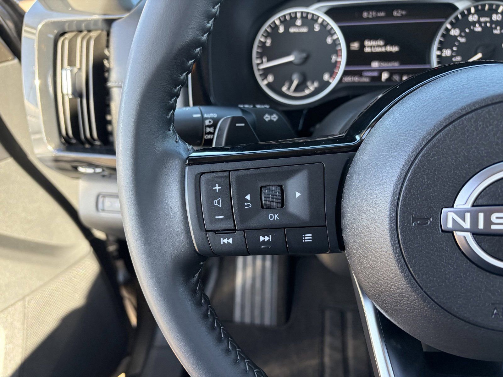 Used 2023 Nissan Pathfinder SV image 25