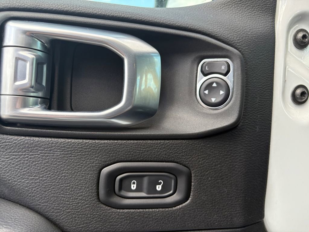 Used 2022 Jeep Wrangler Unlimited Sahara image 14